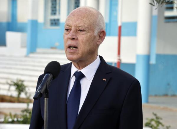 Tunisia's President Kais Saied is seen speaking to the media after voting at a polling station during local councils' elections in Tunis | Photo: ARCHIVE EPA / MOHAMED MESSARA